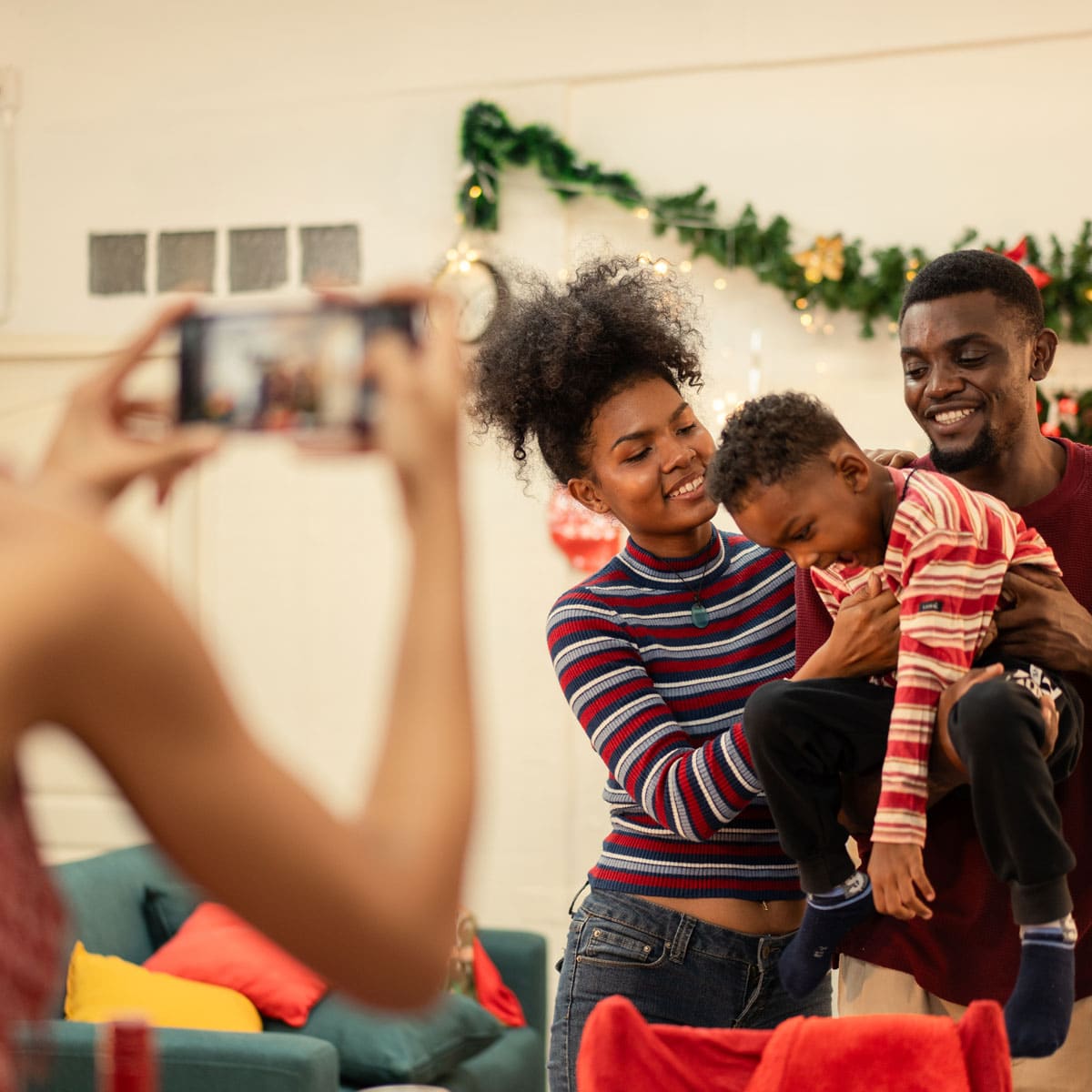 Festive tech spending as South African families use smartphones during the Christmas season