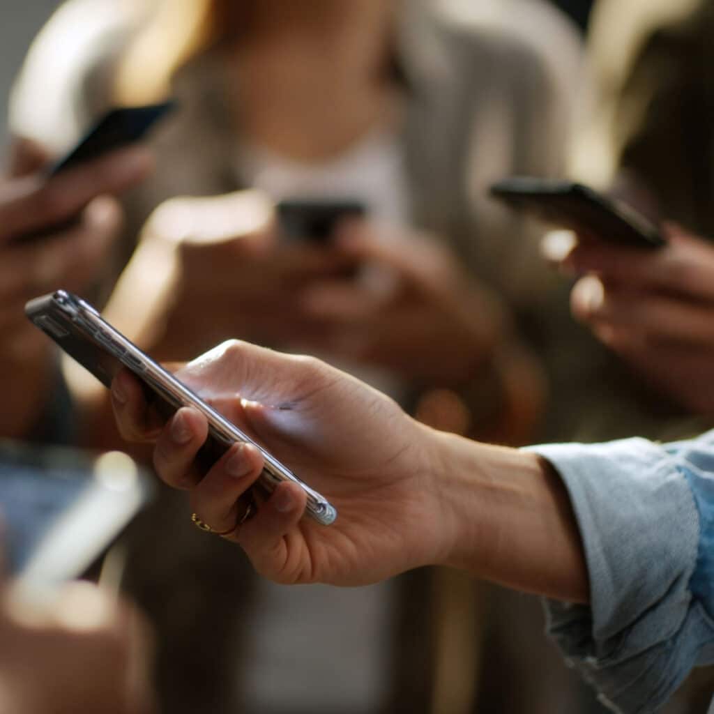 Mid-Range Smartphones: 5 Powerful Buying Shifts in 2026